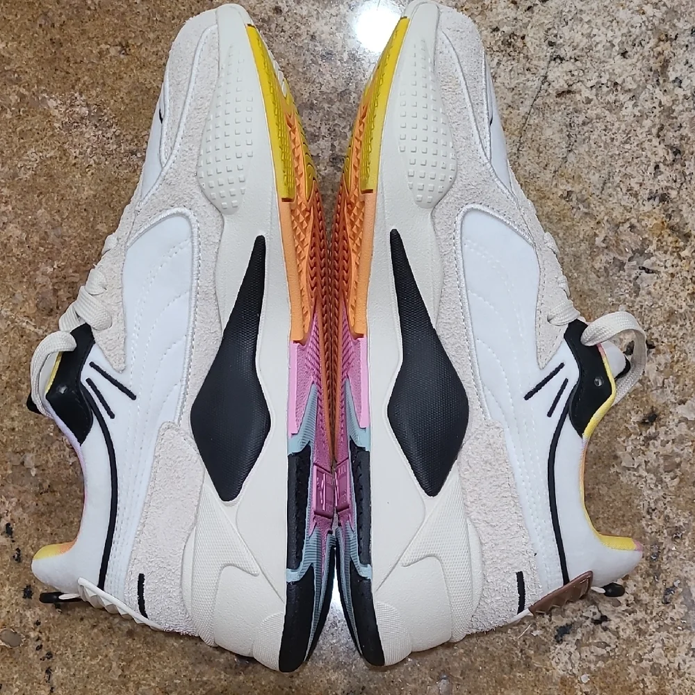 Puma Squishmallows Cam #1 Multicolor Sneakers with Cat Design Womens Sz 9